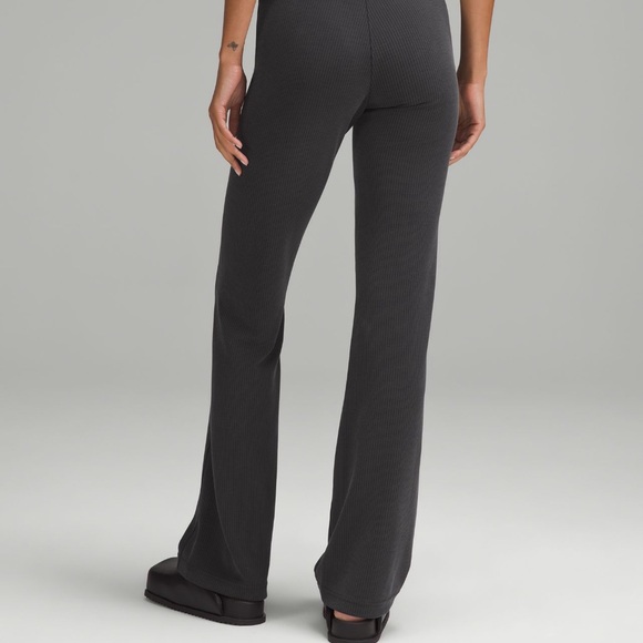 NWOT Ribbed Softstreme Flared Pant Regular 
black color
size 6
Sf/pf - Picture 3 of 10